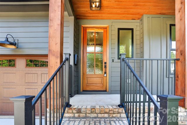 421 W Cama Street, Charlotte, NC 28217