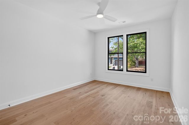 421 W Cama Street, Charlotte, NC 28217