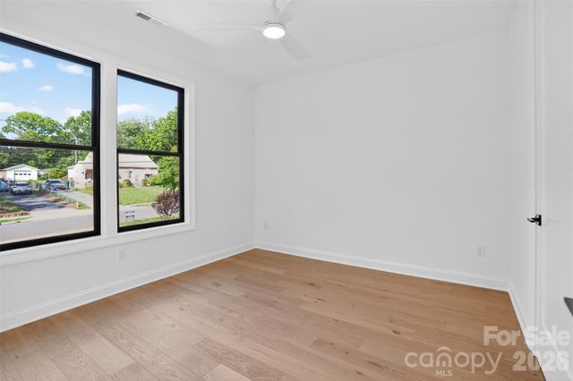 421 W Cama Street, Charlotte, NC 28217