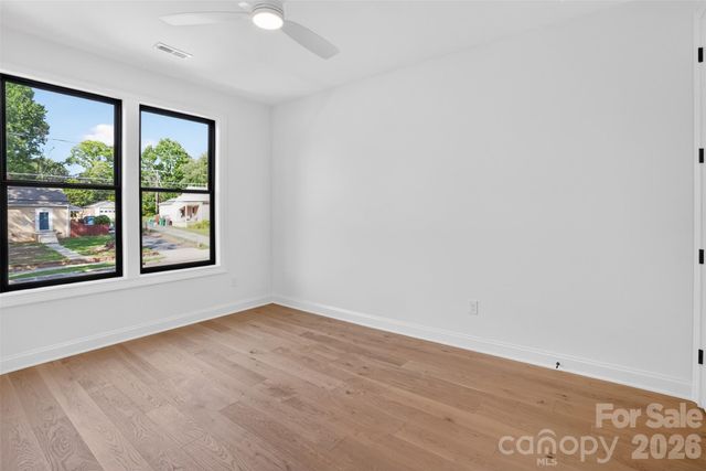 421 W Cama Street, Charlotte, NC 28217
