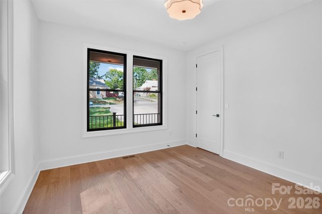 421 W Cama Street, Charlotte, NC 28217