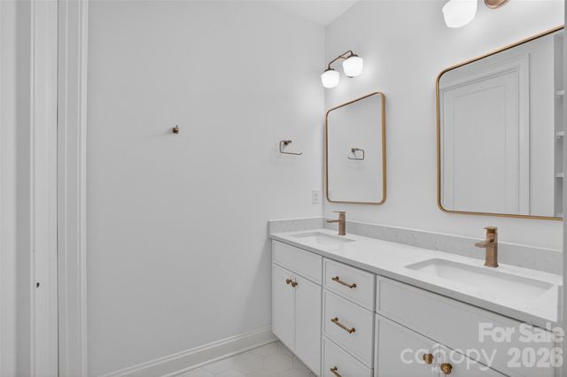 421 W Cama Street, Charlotte, NC 28217