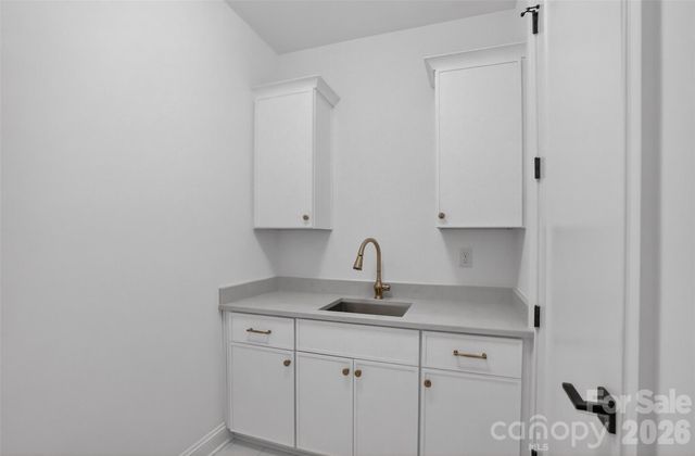 421 W Cama Street, Charlotte, NC 28217