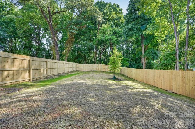 421 W Cama Street, Charlotte, NC 28217