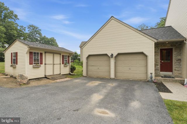 906 HIDDEN HOLLOW DR, Gap, PA 17527
