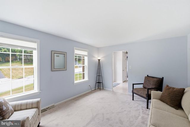 906 HIDDEN HOLLOW DR, Gap, PA 17527
