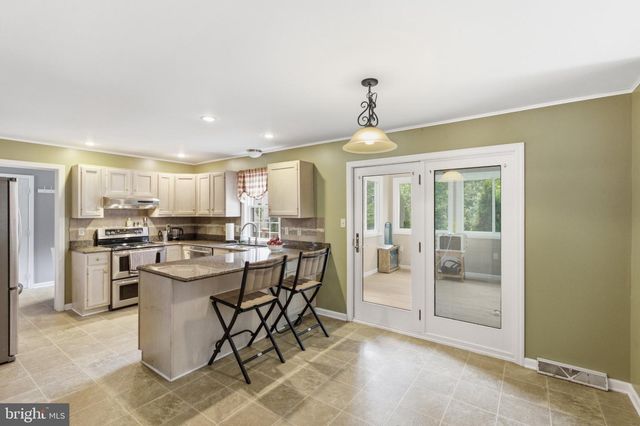 906 HIDDEN HOLLOW DR, Gap, PA 17527