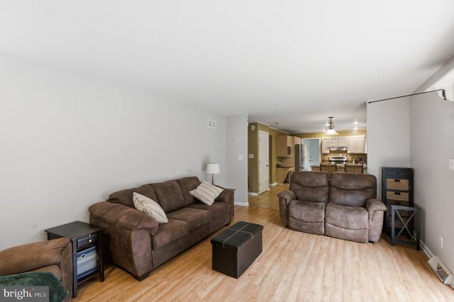 906 HIDDEN HOLLOW DR, Gap, PA 17527