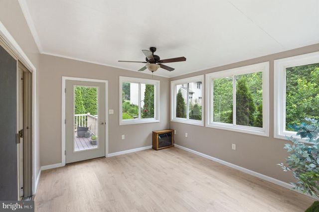 906 HIDDEN HOLLOW DR, Gap, PA 17527