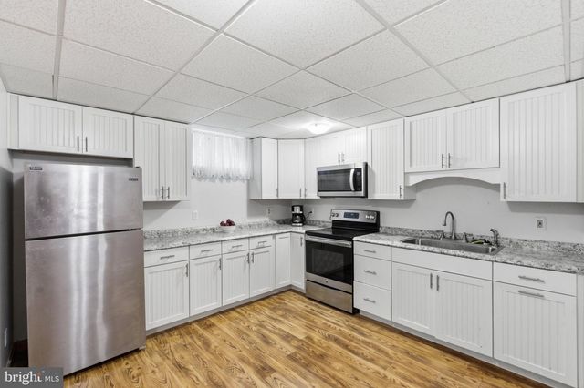 906 HIDDEN HOLLOW DR, Gap, PA 17527