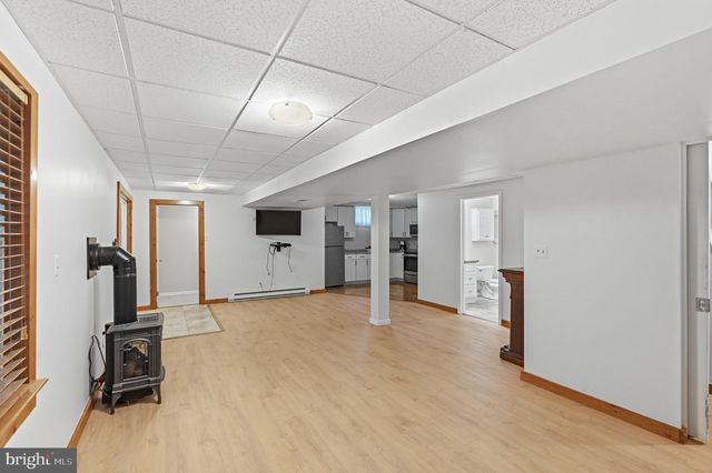 906 HIDDEN HOLLOW DR, Gap, PA 17527