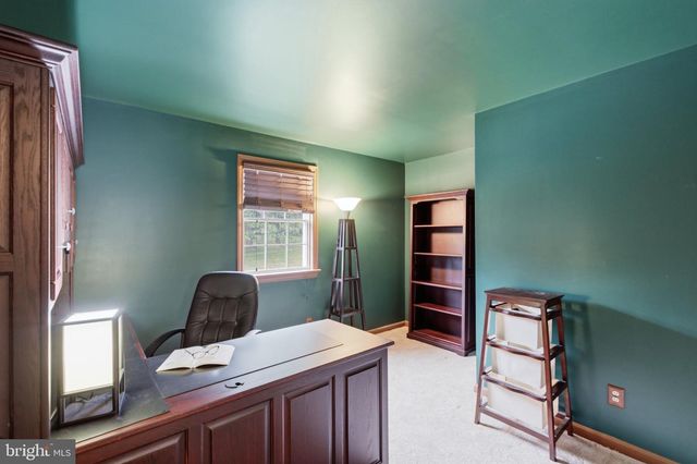 906 HIDDEN HOLLOW DR, Gap, PA 17527