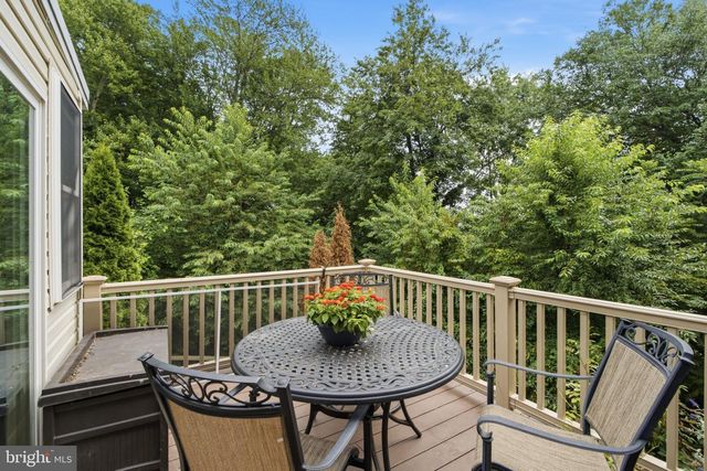 906 HIDDEN HOLLOW DR, Gap, PA 17527