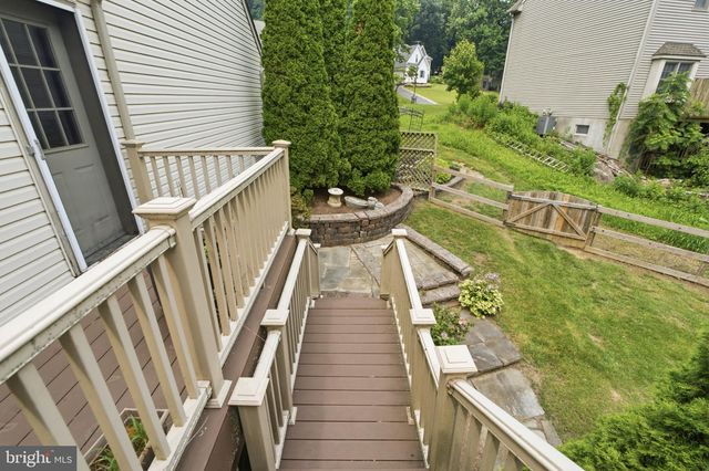 906 HIDDEN HOLLOW DR, Gap, PA 17527