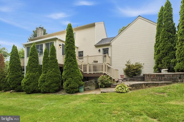 906 HIDDEN HOLLOW DR, Gap, PA 17527