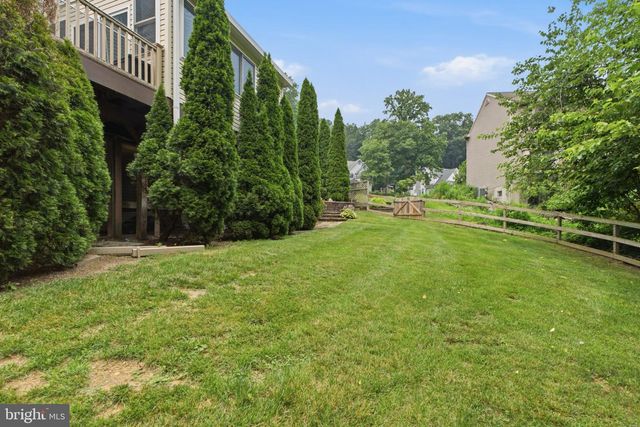 906 HIDDEN HOLLOW DR, Gap, PA 17527