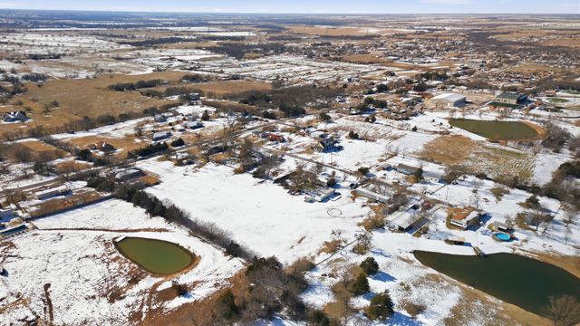 610 N 9th Street, Gunter, TX 75058