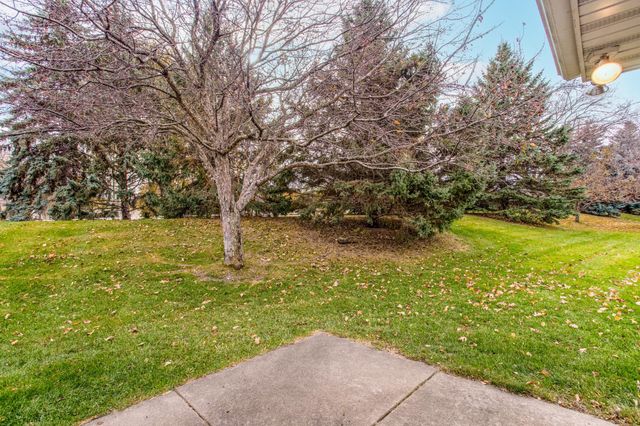 8537 Telford Lane, Brooklyn Park, MN 55443