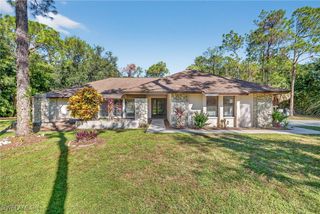 6811 Sandalwood LN, Naples, FL 34109