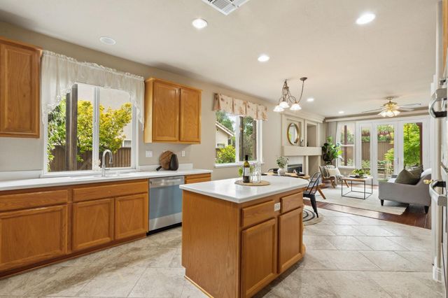 2218 Endeavor Way, Sacramento, CA 95834