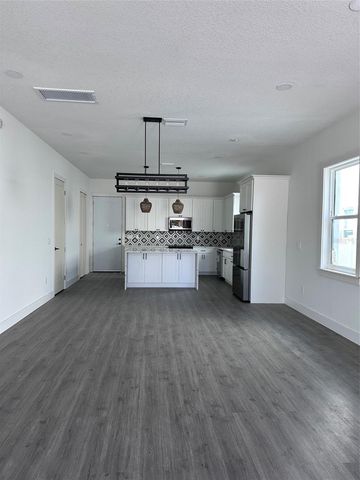 1525 29TH AVENUE N, St Petersburg, FL 33704