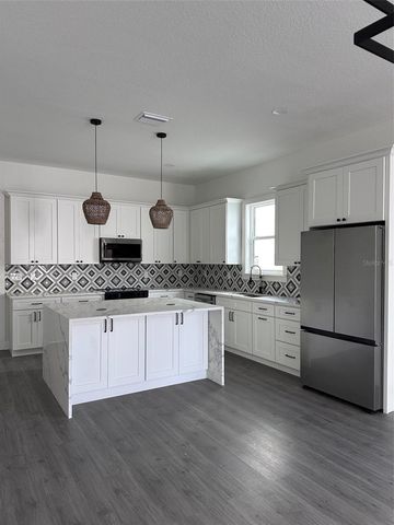 1525 29TH AVENUE N, St Petersburg, FL 33704