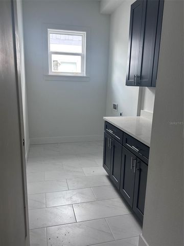 1525 29TH AVENUE N, St Petersburg, FL 33704