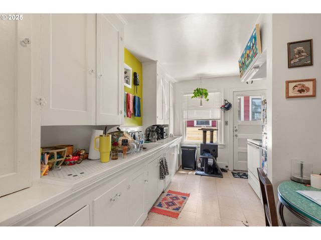 -1 Se 40TH Ave, Portland, OR 97214