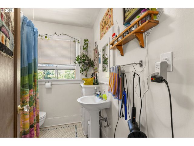 -1 Se 40TH Ave, Portland, OR 97214