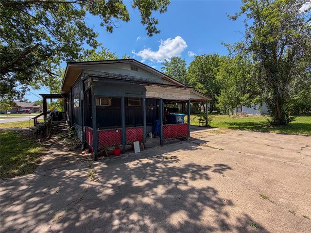 719 E Bullock Street, Denison, TX 75021
