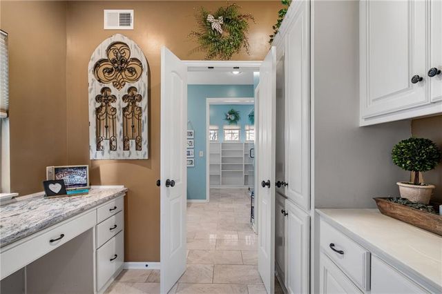 16883 W 164th Place, Olathe, KS 66062