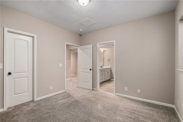 16883 W 164th Place, Olathe, KS 66062