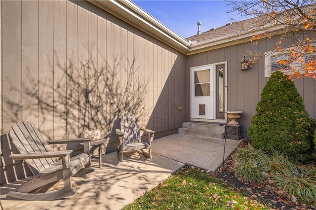 16883 W 164th Place, Olathe, KS 66062