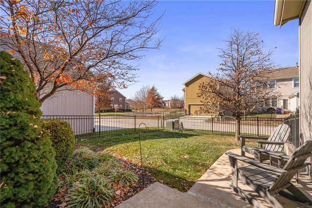 16883 W 164th Place, Olathe, KS 66062