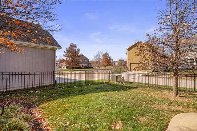 16883 W 164th Place, Olathe, KS 66062