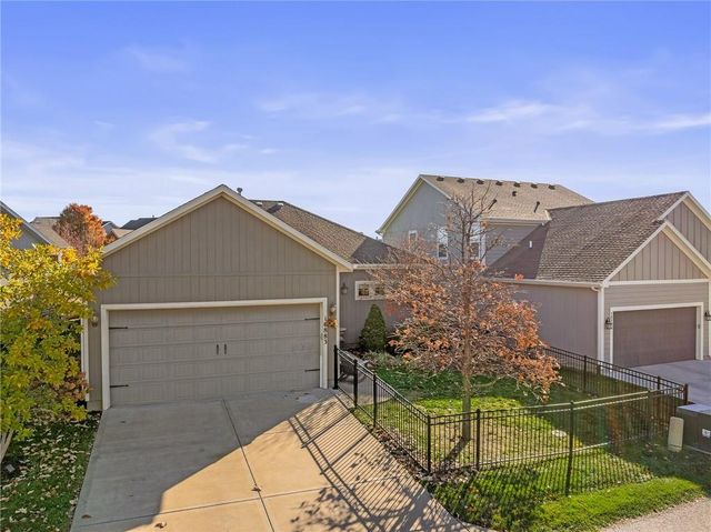 16883 W 164th Place, Olathe, KS 66062
