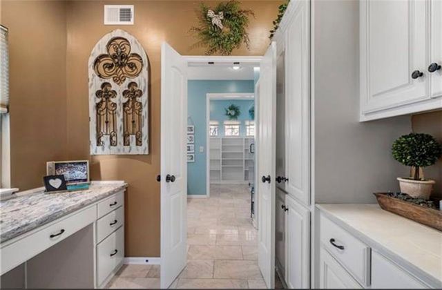 16883 W 164th Place, Olathe, KS 66062