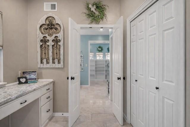 16883 W 164th Place, Olathe, KS 66062