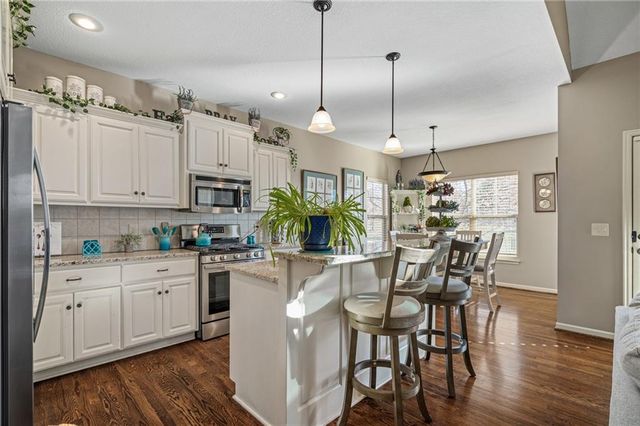 16883 W 164th Place, Olathe, KS 66062