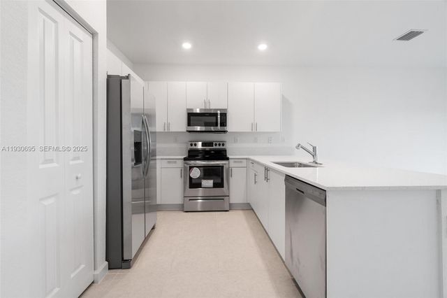 1870 SE 26th Ter, Homestead, FL 33035