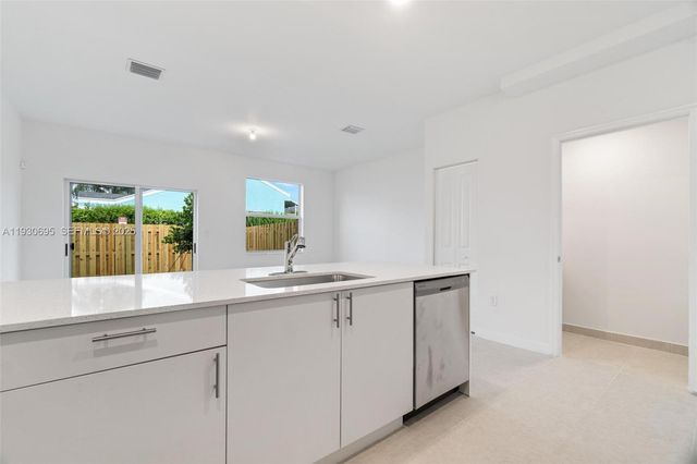 1870 SE 26th Ter, Homestead, FL 33035