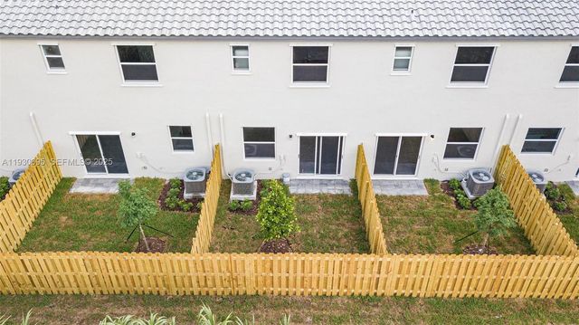 1870 SE 26th Ter, Homestead, FL 33035