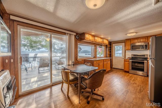 15 Knotty Pine Lane, Camdenton, MO 65020