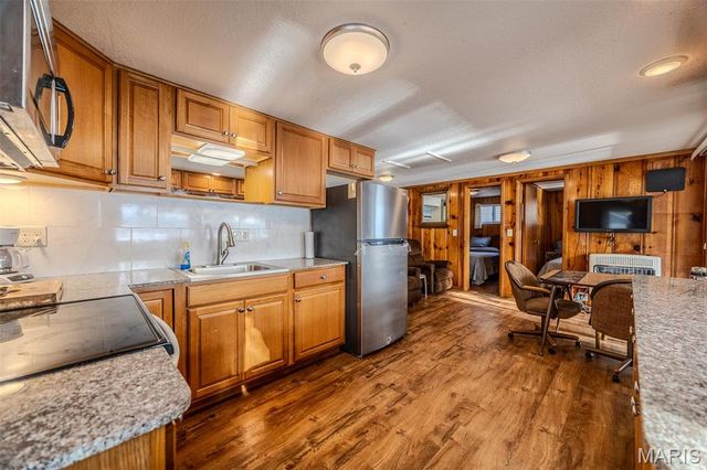 15 Knotty Pine Lane, Camdenton, MO 65020