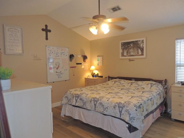 16 Red Oak Place, Maumelle, AR 72113