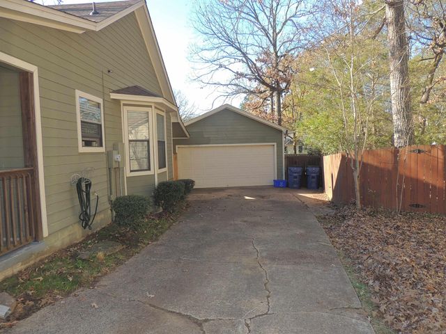 16 Red Oak Place, Maumelle, AR 72113