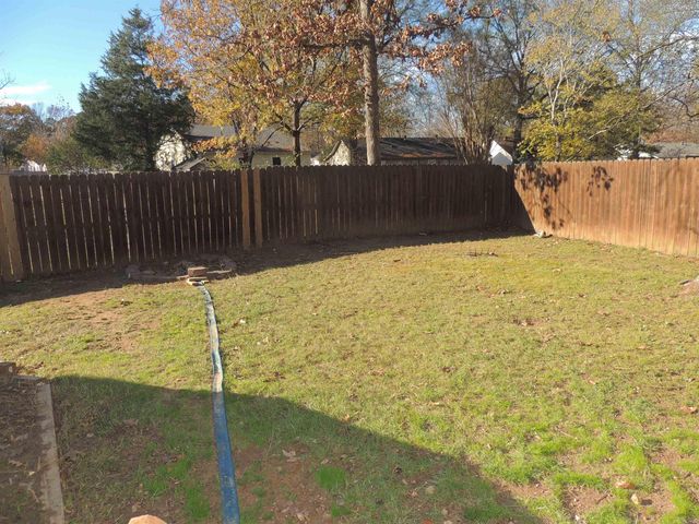 16 Red Oak Place, Maumelle, AR 72113