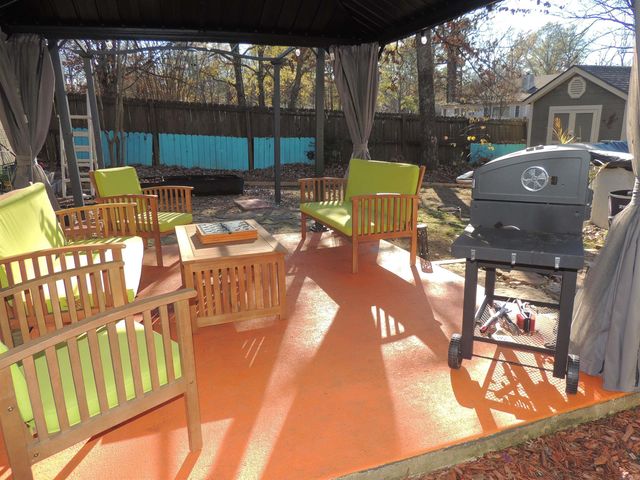 16 Red Oak Place, Maumelle, AR 72113