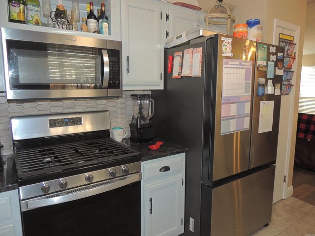 16 Red Oak Place, Maumelle, AR 72113