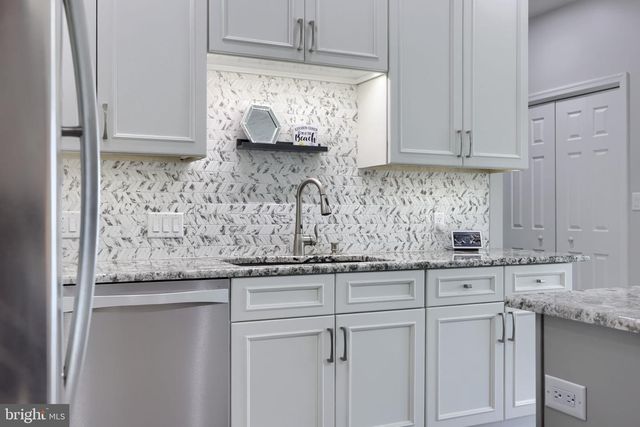 2702 CHESTNUT RUN RD, York, PA 17402